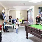 The Royal & Leisure Centre Hotel