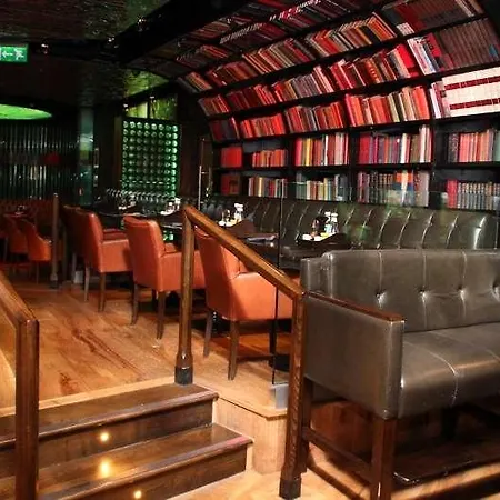 호텔 로얄 앤 메릴 레저 클럽 브레이