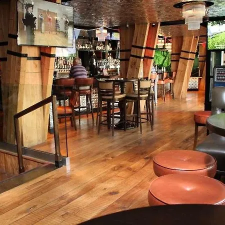 로얄 앤 메릴 레저 클럽 호텔 브레이