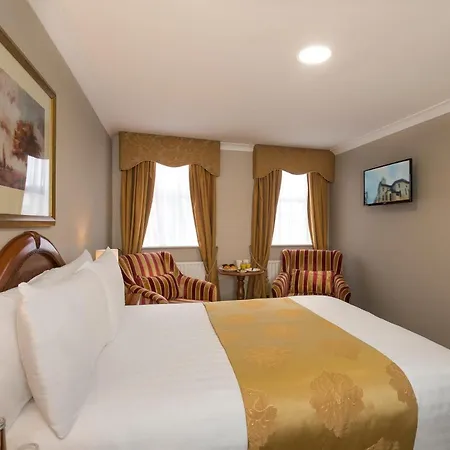 Hotel The Royal & Leisure Centre