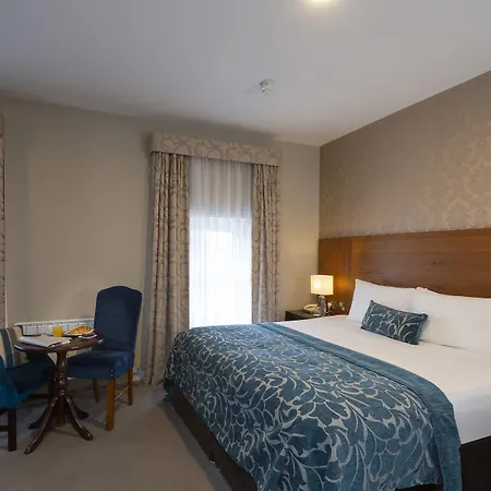 The Royal & Leisure Centre Отель