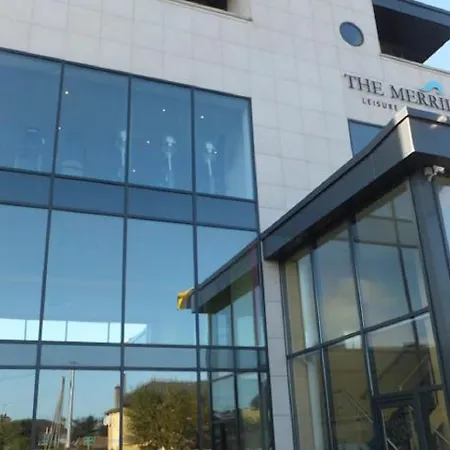 The Royal & Leisure Centre 3* Bray