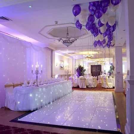 Hotel The Royal & Leisure Centre Bray