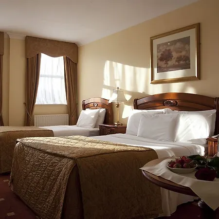 Hotel The Royal & Leisure Centre Bray