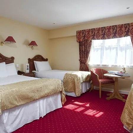 Hotel The Royal & Leisure Centre