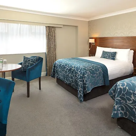 Отель The Royal & Leisure Centre 3*