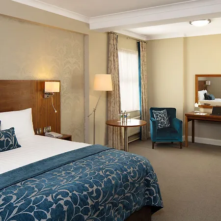 Hotel The Royal & Leisure Centre