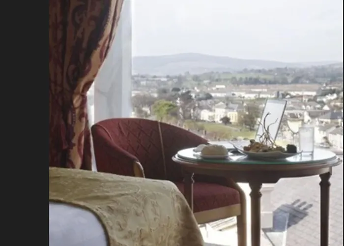 The Royal & Leisure Centre 3* Bray