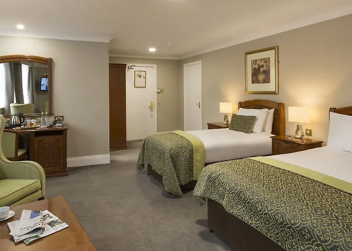 The Royal & Leisure Centre Hotel Bray