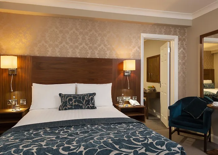 The Royal & Leisure Centre Hotel