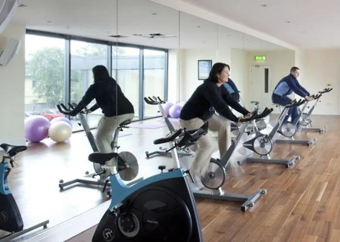 Hotel The Royal & Leisure Centre 3*