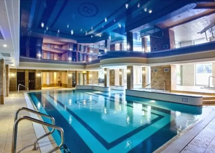 The Royal & Leisure Centre 3* Bray