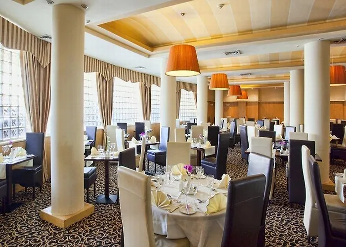 The Royal & Leisure Centre Hotel Bray