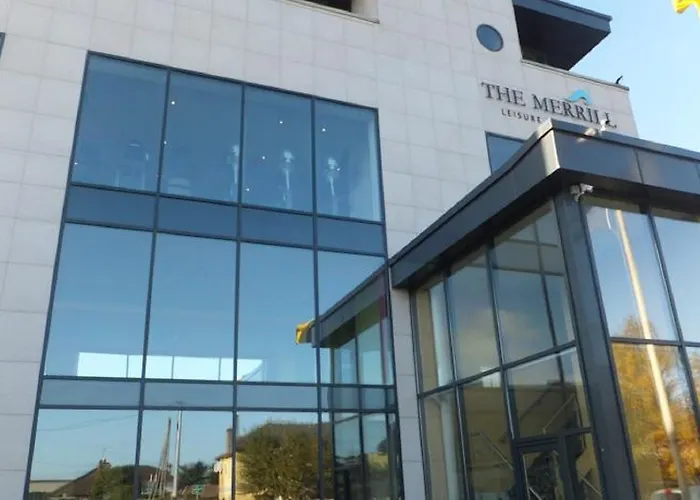 皇家酒店和美林休闲俱乐部 3* 布瑞