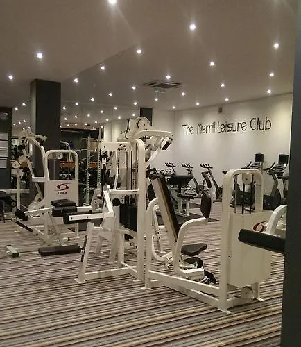 Hotel The Royal & Leisure Centre 3*