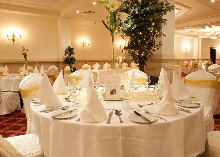 Hotel The Royal & Leisure Centre