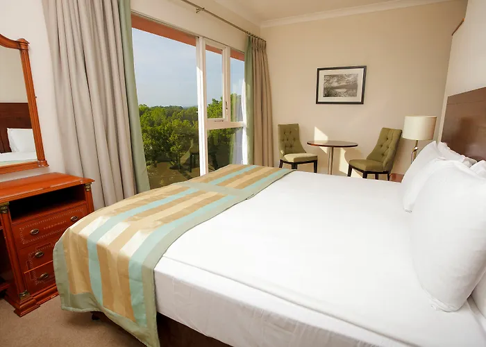 Hotel The Royal & Leisure Centre Bray